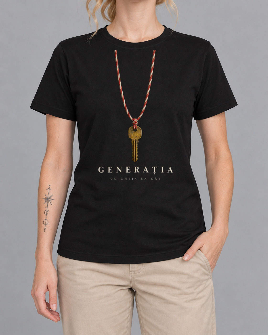 T-Shirt Schlüssel um den Hals-2